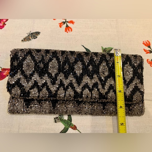Moyna NY Black and Silver Shiny Hand Beaded Clutch - Picture 7 of 9